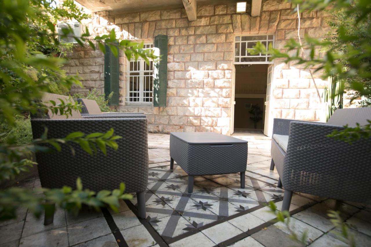 Historic 4-Bedroom Gem With Private Garden, Steps From Old City & Mamila Complex Jerozolima Zewnętrze zdjęcie